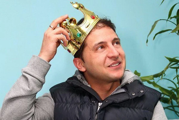 Зеленский собрался в диктаторы!